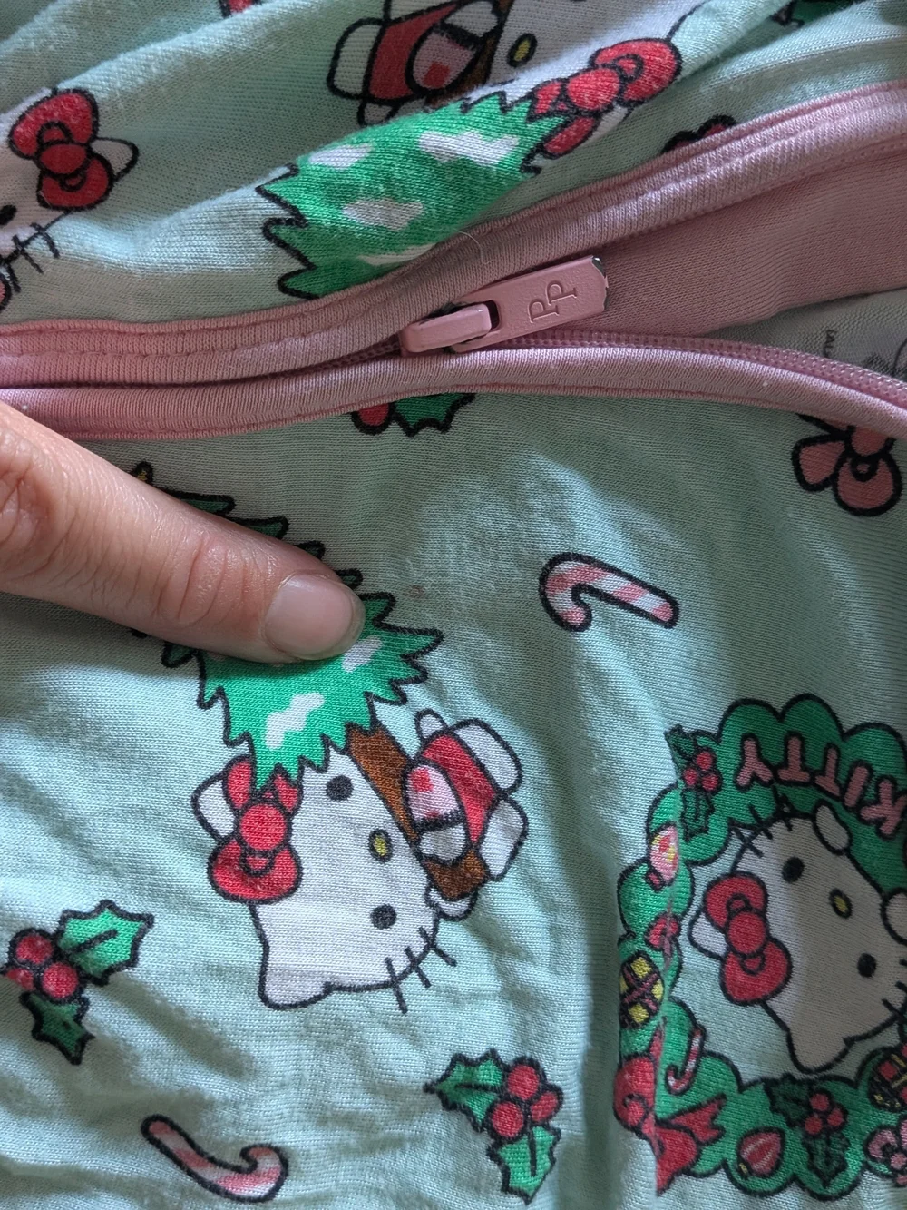 Hello Kitty Christmas Wreath 18-24mos Convertible Zipper Pajamas